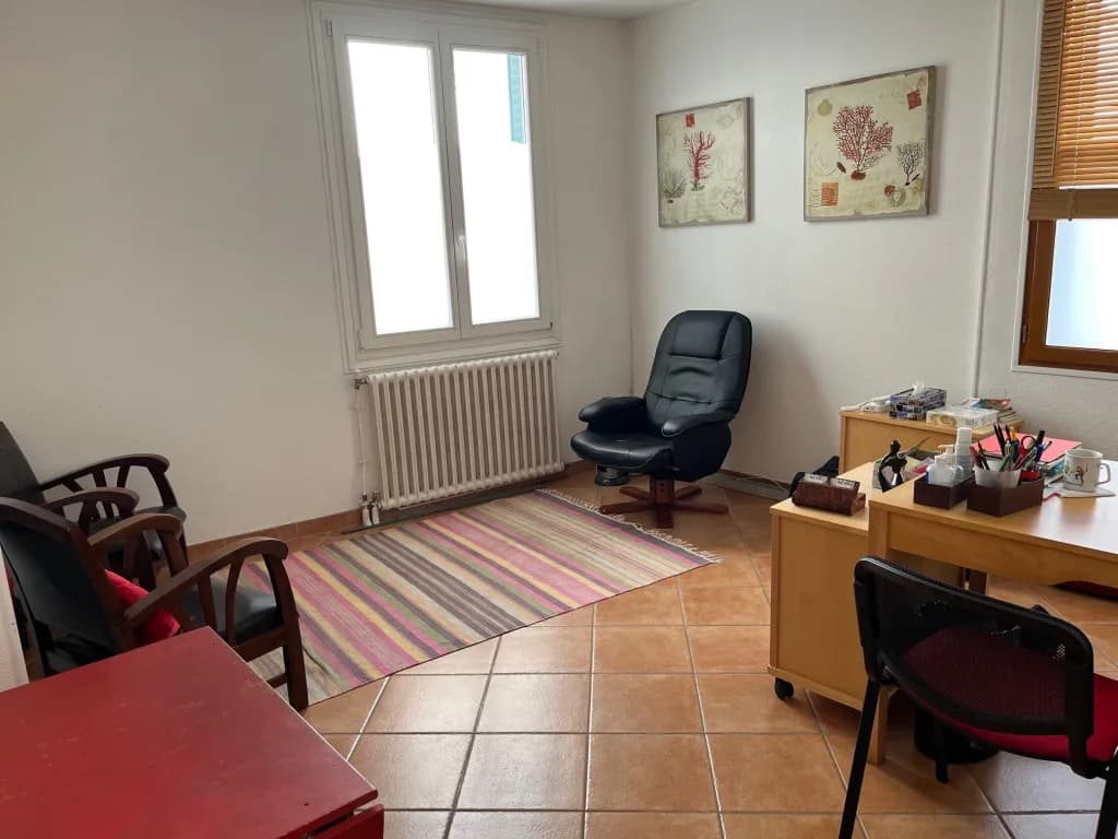 DEUX BUREAUX DISPONIBLES DANS CABINET PARAMEDICAL