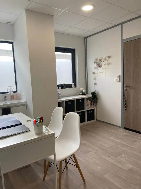 Sous location bureau 20 m² plein sud sur bouc bel air
