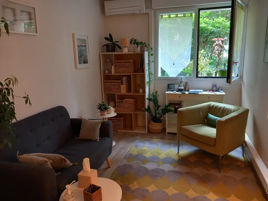 Salle de soin dans cabinet pluridisciplinaire Lyon Confluence (69002)