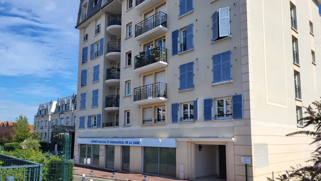 Nouvelle opportunité : Grand bureau médical sur le parvis de la gare | Franconville (95)