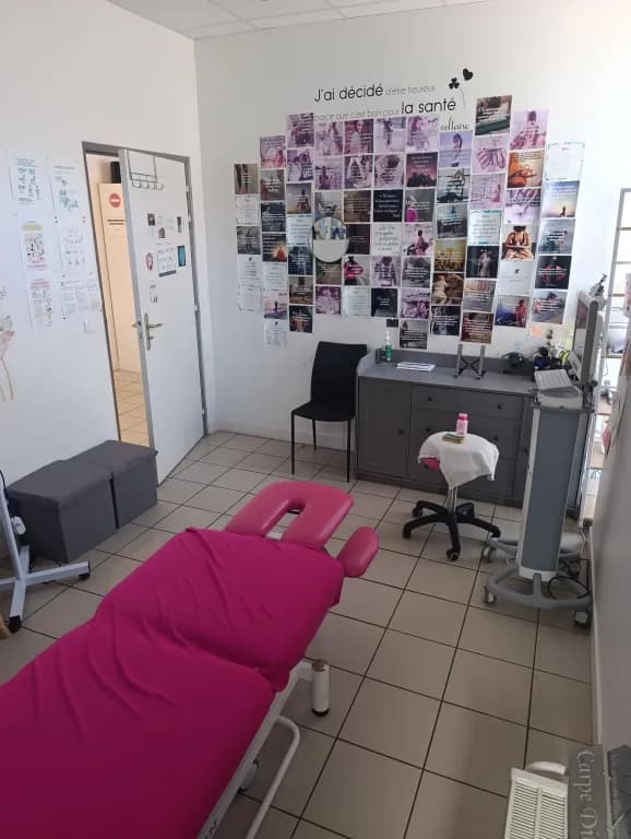 Cabinet de kiné dispose d'une pièce pour une profession paramédicale pour compléter l'équipe