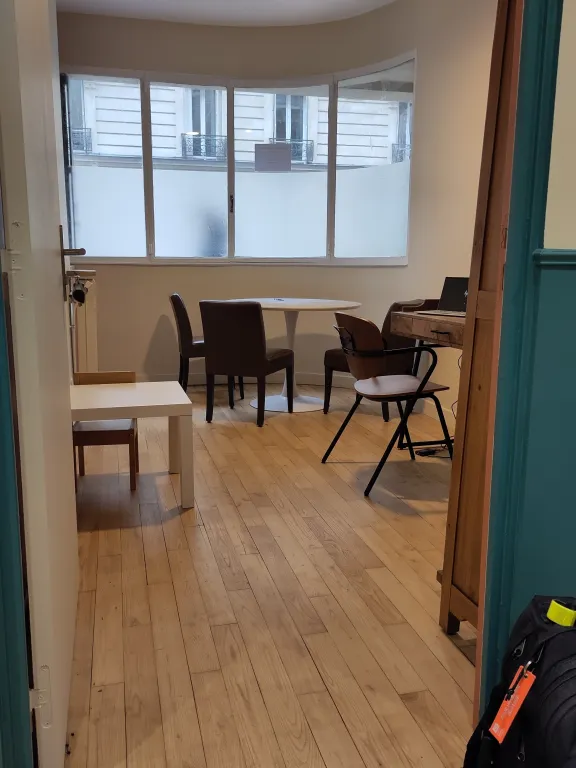 Bureau de 11 m² à Michel Bizot