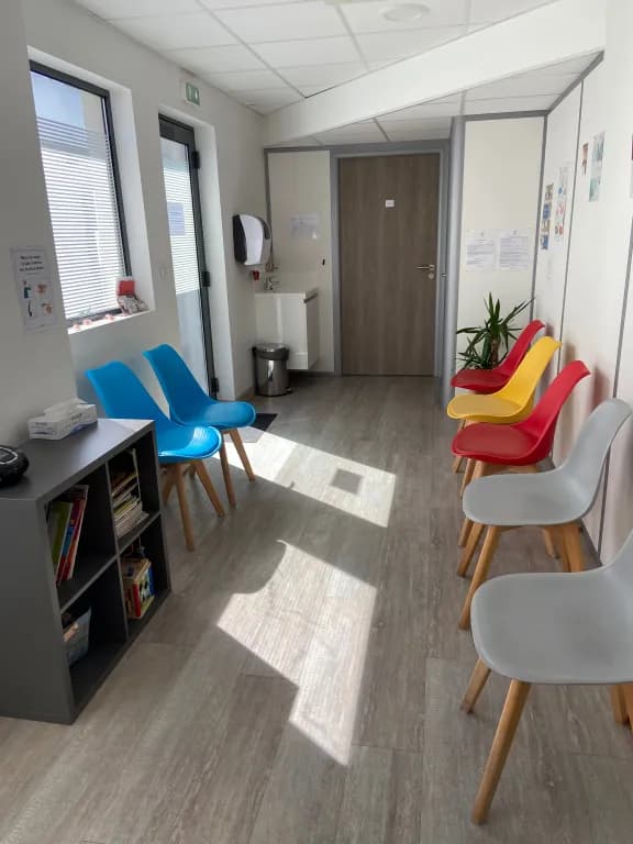 Sous location bureau 20 m² plein sud sur bouc bel air