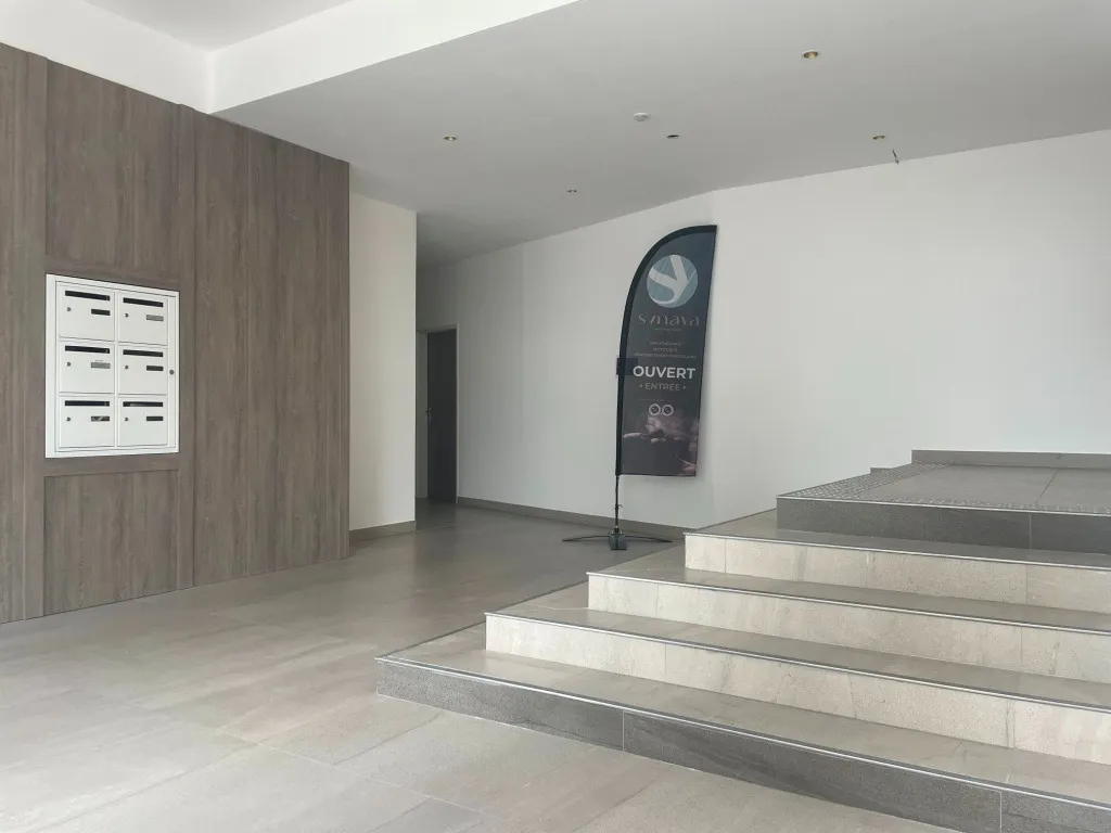 Local neuf de 94 m²