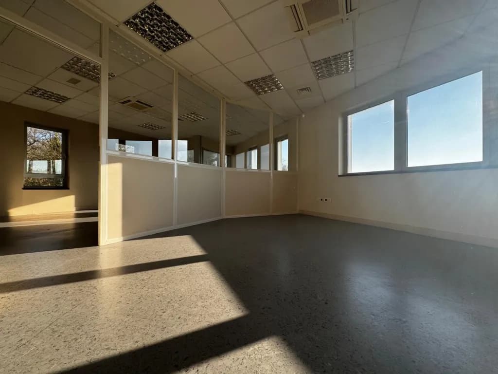 AGNETZ / CLERMONT – LOCAUX MÉDICAUX ET PARAMÉDICAUX À LOUER – DE 198 À 489 M² – ACCESSIBLES PMR
