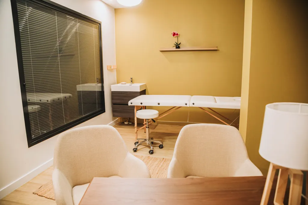 Salles de consultation équipées à louer — praticiens santé & bien-être — Bordeaux (sans bail)