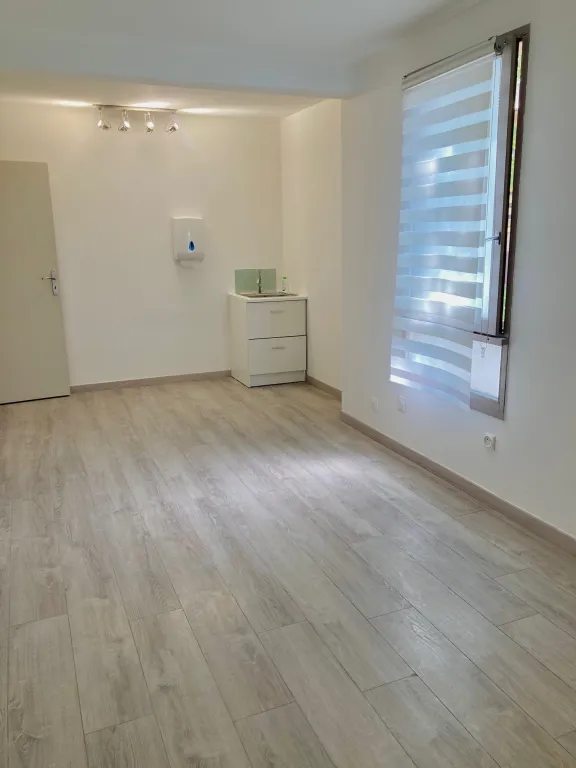 Loue locaux  médical ou paramédical 16m2 +salle attente+sanitaires - Aix-en-Provence