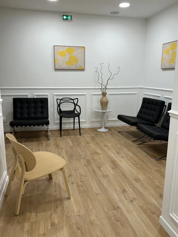 Salle à louer dans un cabinet pluridisciplinaire au pied du RER Psy, massage, esthétique, bien-être