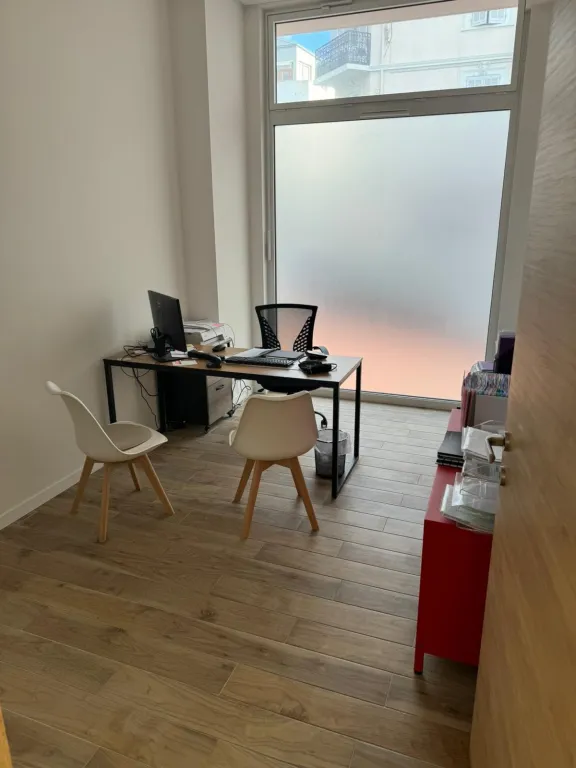 Local neuf de 108 m²