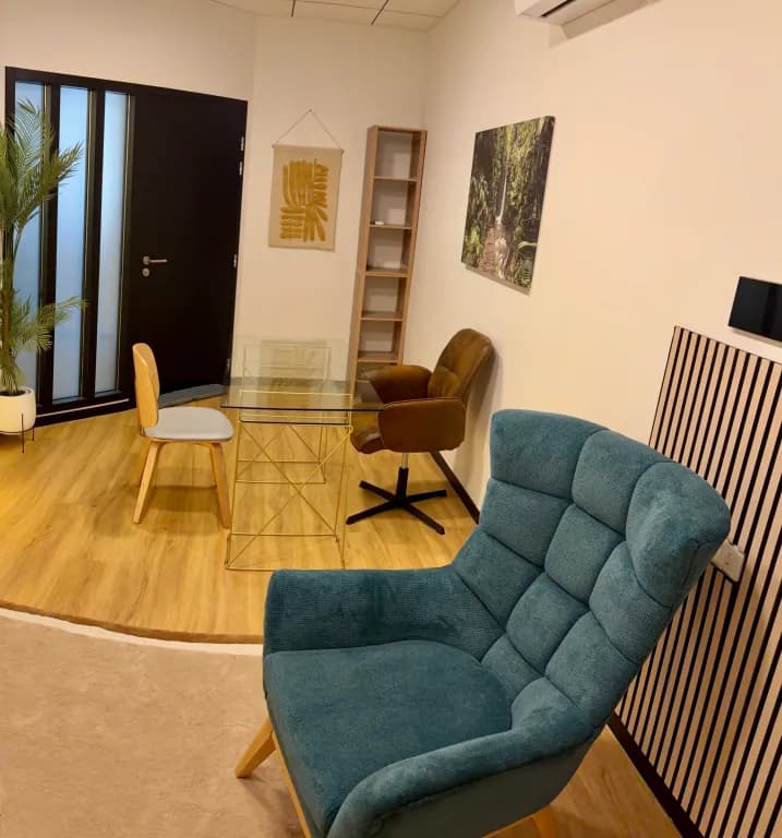 Salle de soins 15 m2 € à louer dans un local neuf sur Bordeaux centre