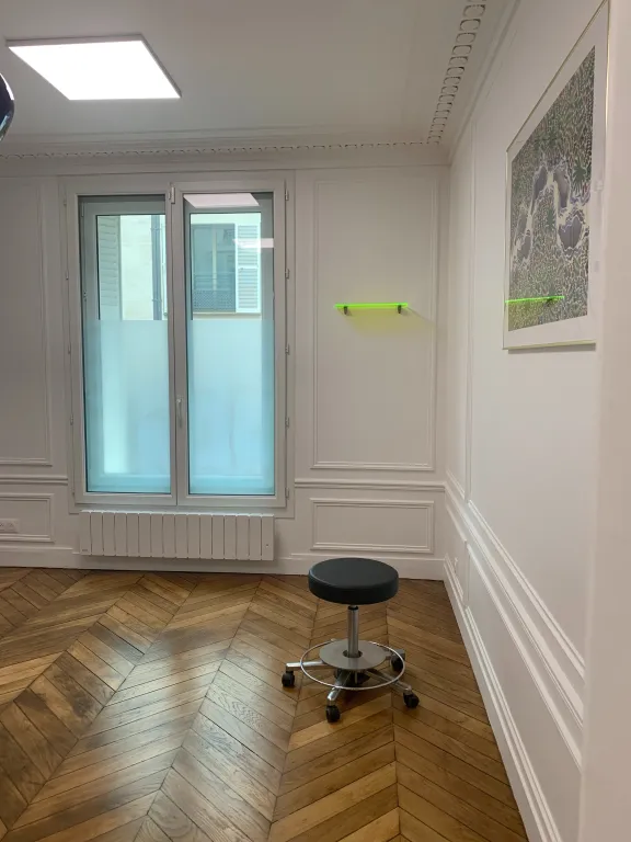 Cabinet médical - Box de consultatio disponible, 16 m² – Paris 7e arrondissement