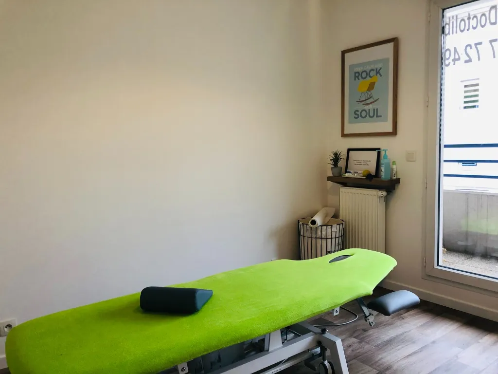 Écully hypercentre – Salle de soins équipée et espace de 25 m² à louer