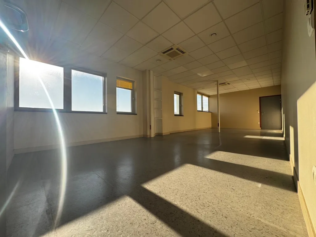 AGNETZ / CLERMONT – LOCAUX MÉDICAUX ET PARAMÉDICAUX À LOUER – DE 198 À 489 M² – ACCESSIBLES PMR
