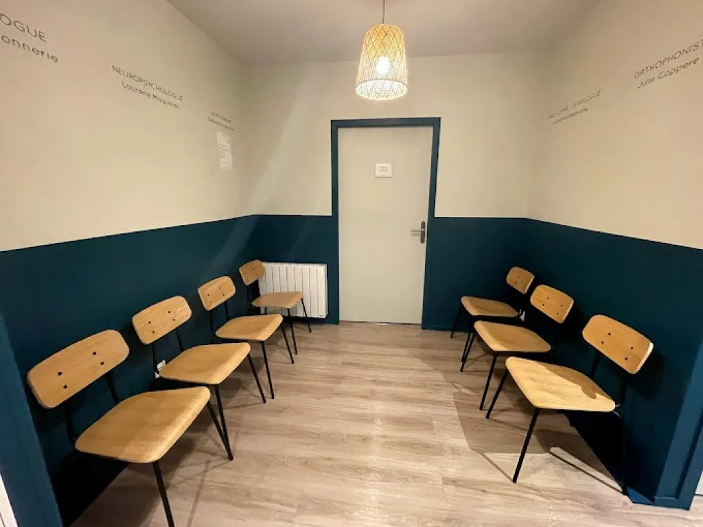 Salle de soin dans cabinet pluridisciplinaire Lyon Confluence (69002)