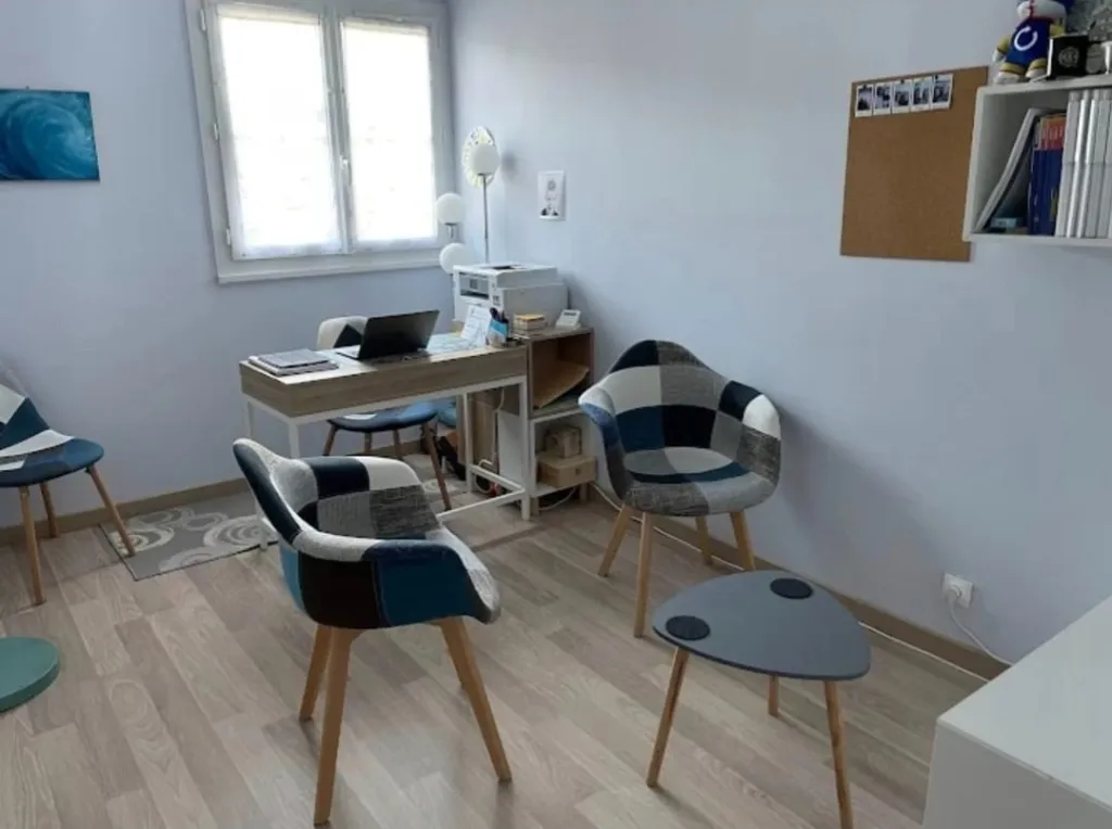 Loue cabinet paramédical 10m2 Montigny le Bretonneux