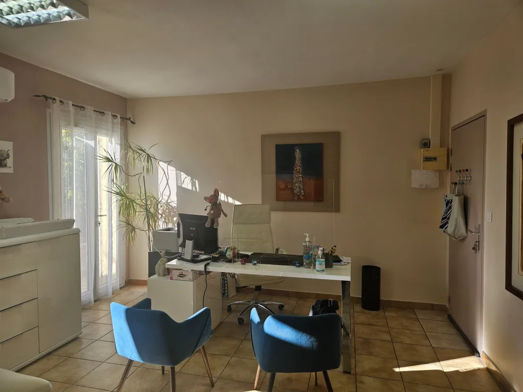 Cabinet à louer
