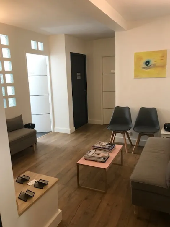 Cabinet paramédical/ sous location d'un local meublé de  21m2