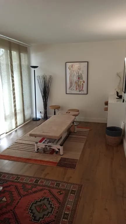 Cabinet paramédical/ sous location d'un local meublé de  21m2
