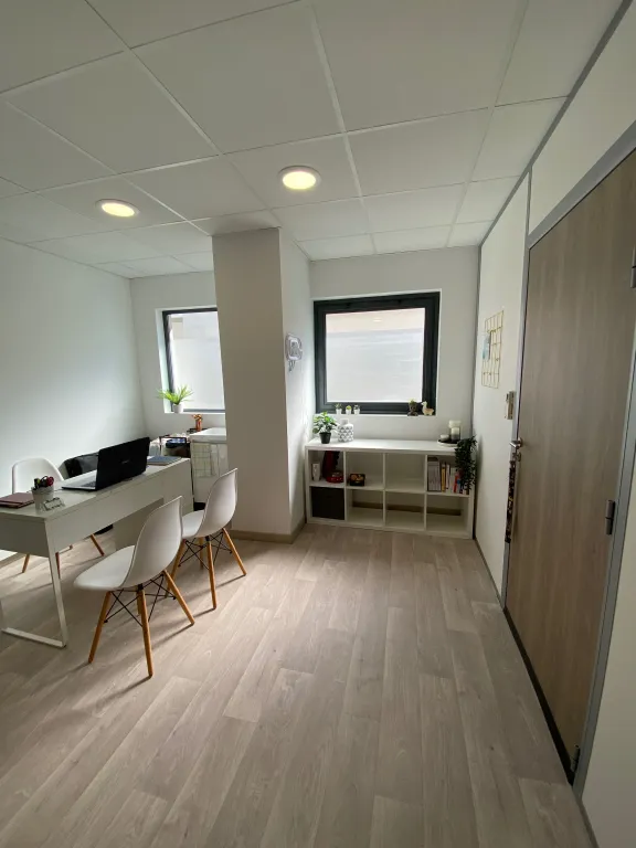 Sous location bureau 20 m² plein sud sur bouc bel air
