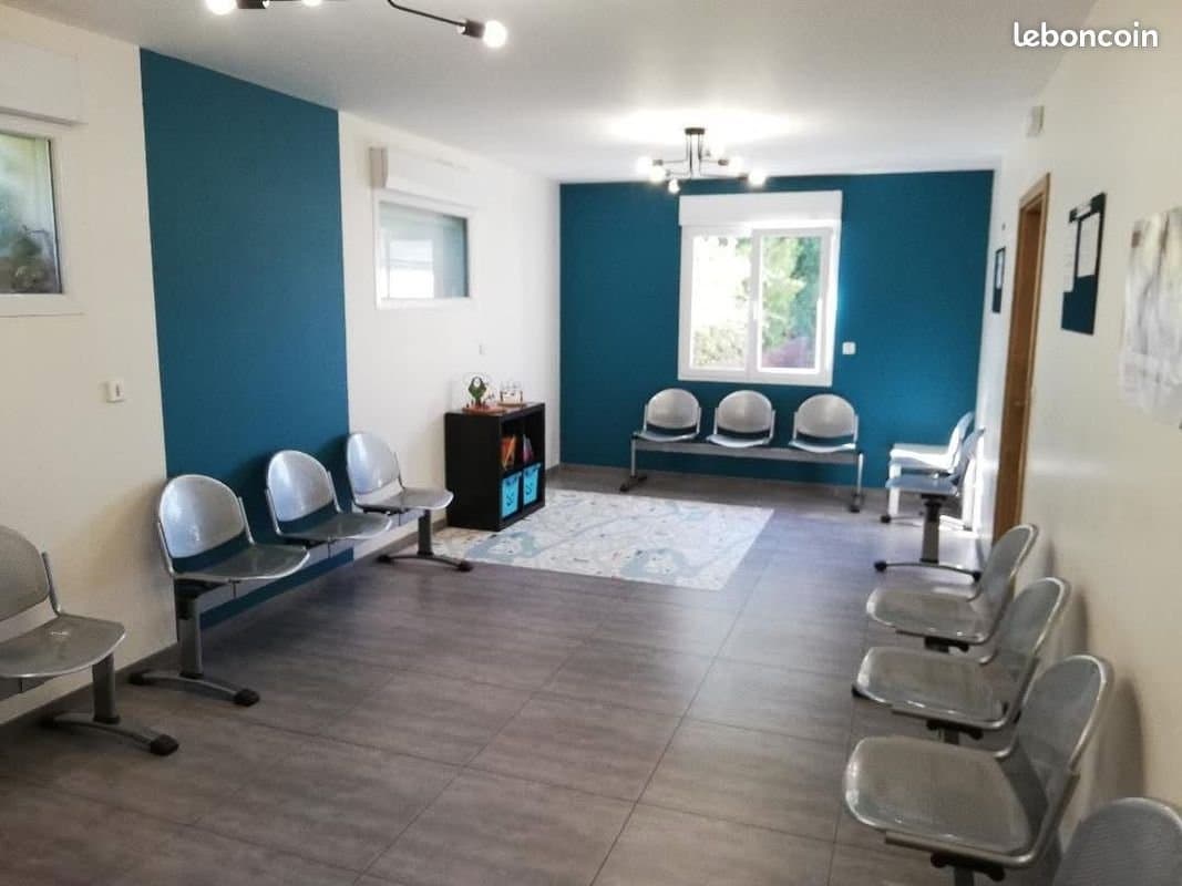 Local en maison de santé - Saint-Nicolas-de-Port - 17 m²