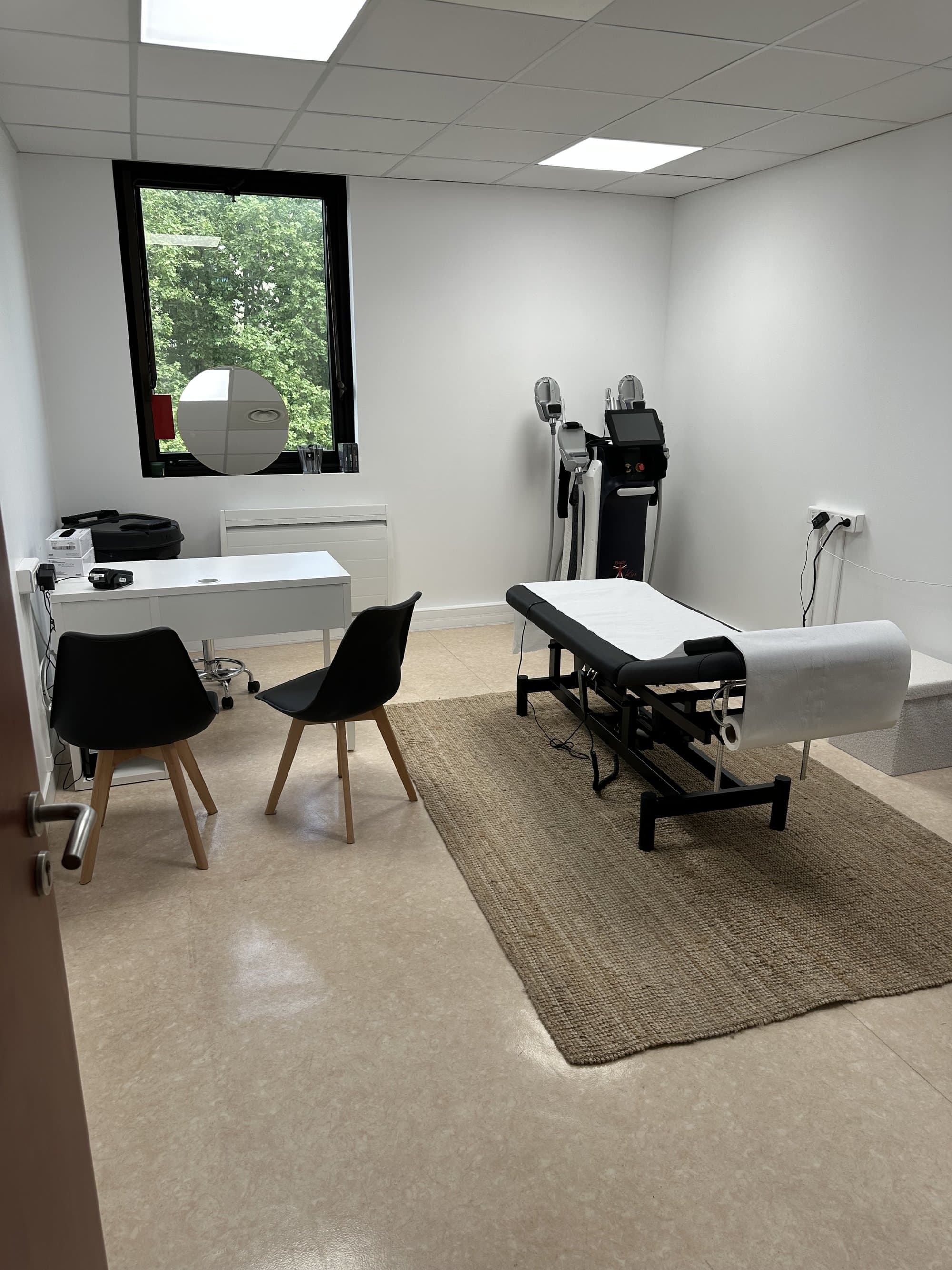 Cabinet médical - Issy-les-Moulineaux - 500 m²