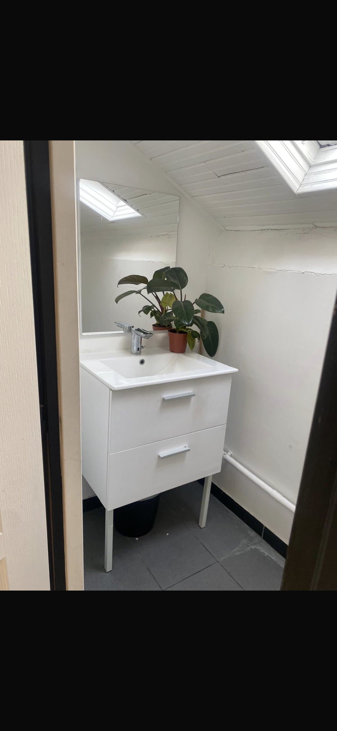 Local en maison de santé - Paris - 10 m²