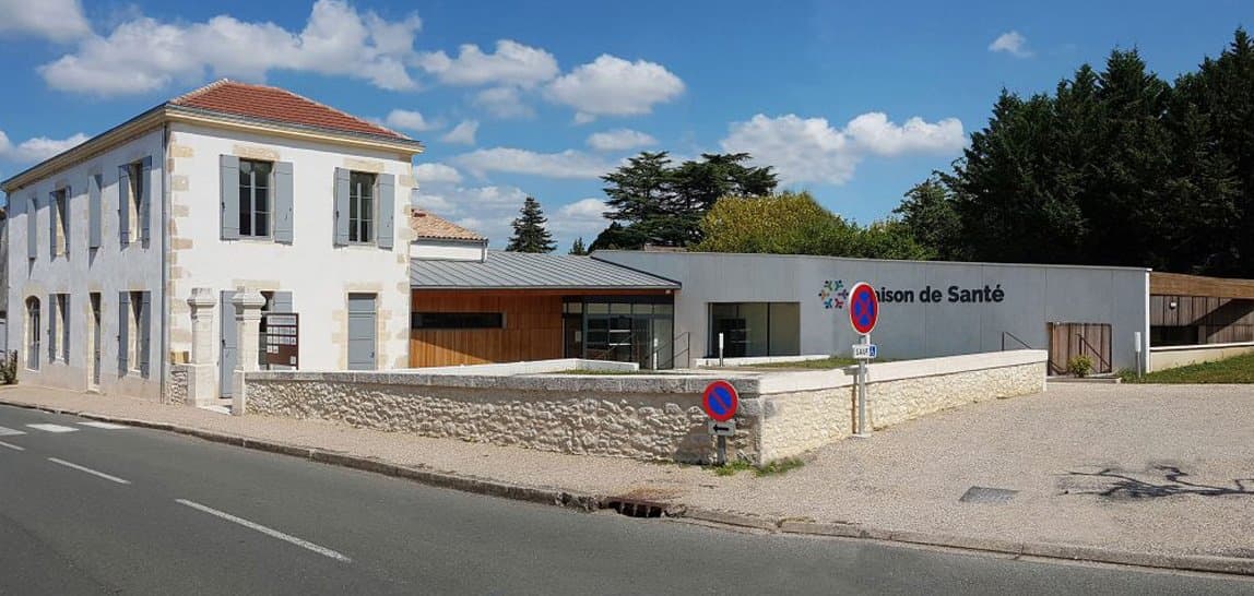 Local en maison de santé - Gensac - 100 m²