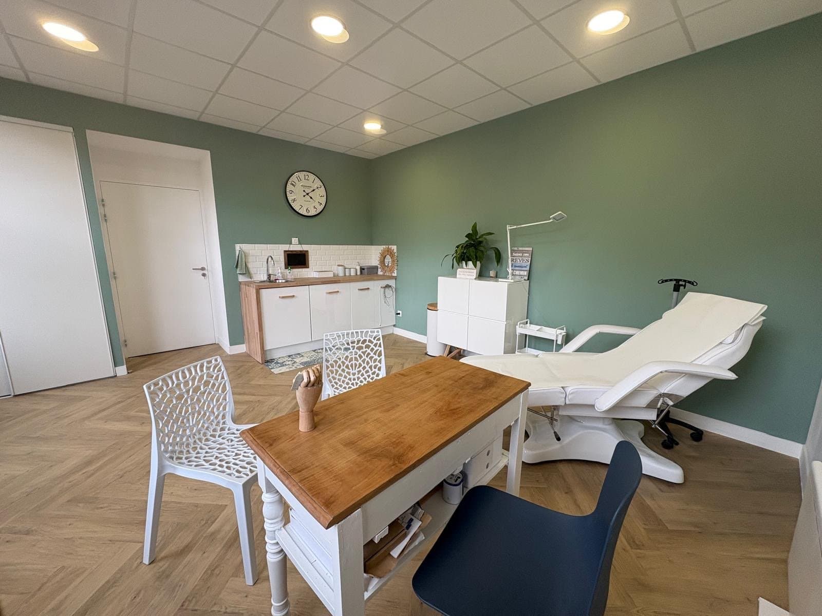 Local en maison de santé - Sain-Bel - 20 m²
