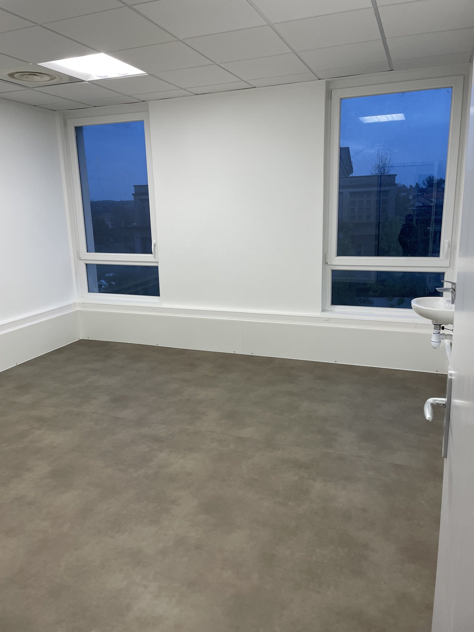 Local en maison de santé - Laneuveville-devant-Nancy - 108 m²