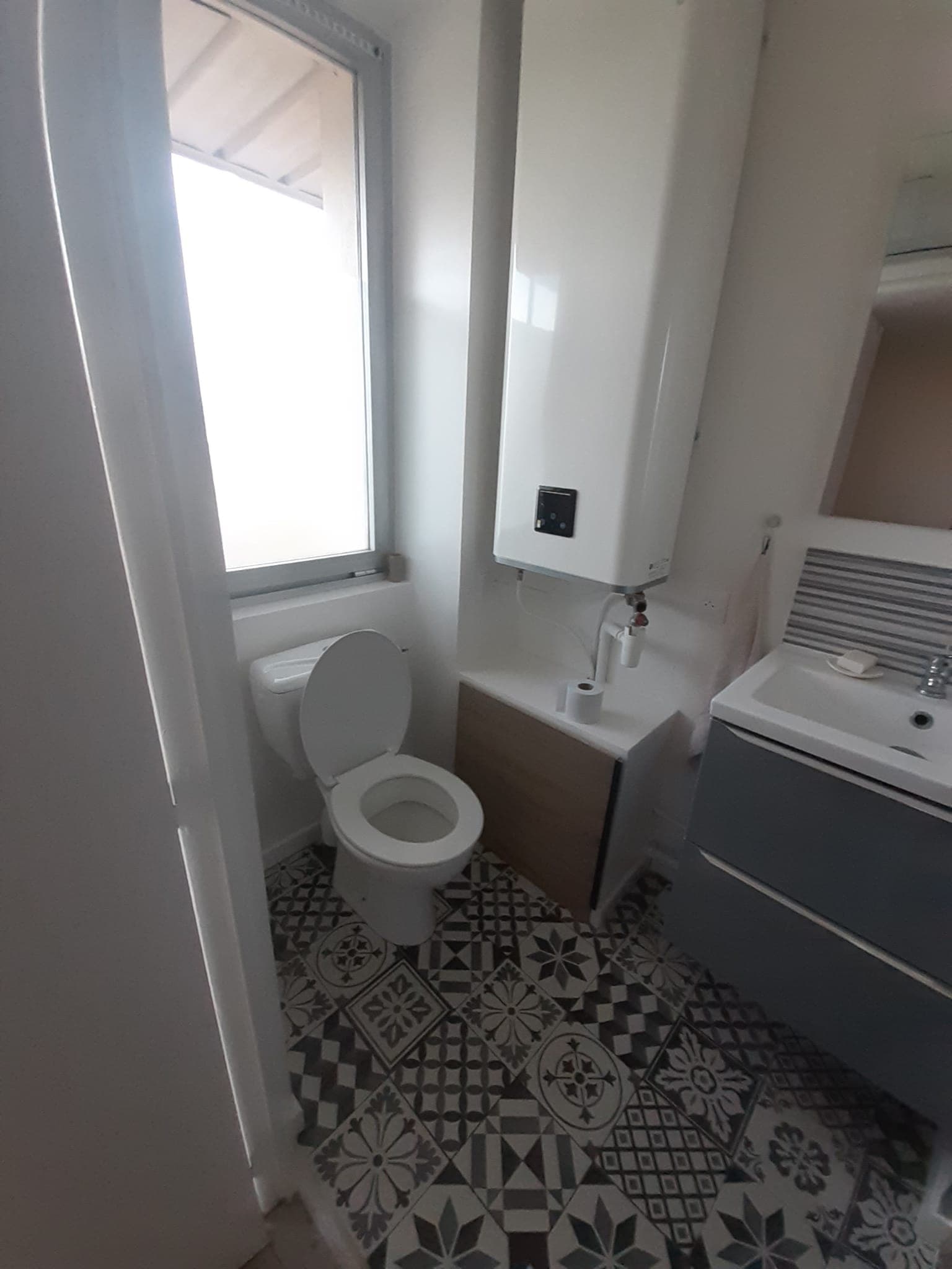 Local en maison de santé - Grasse - 21 m²