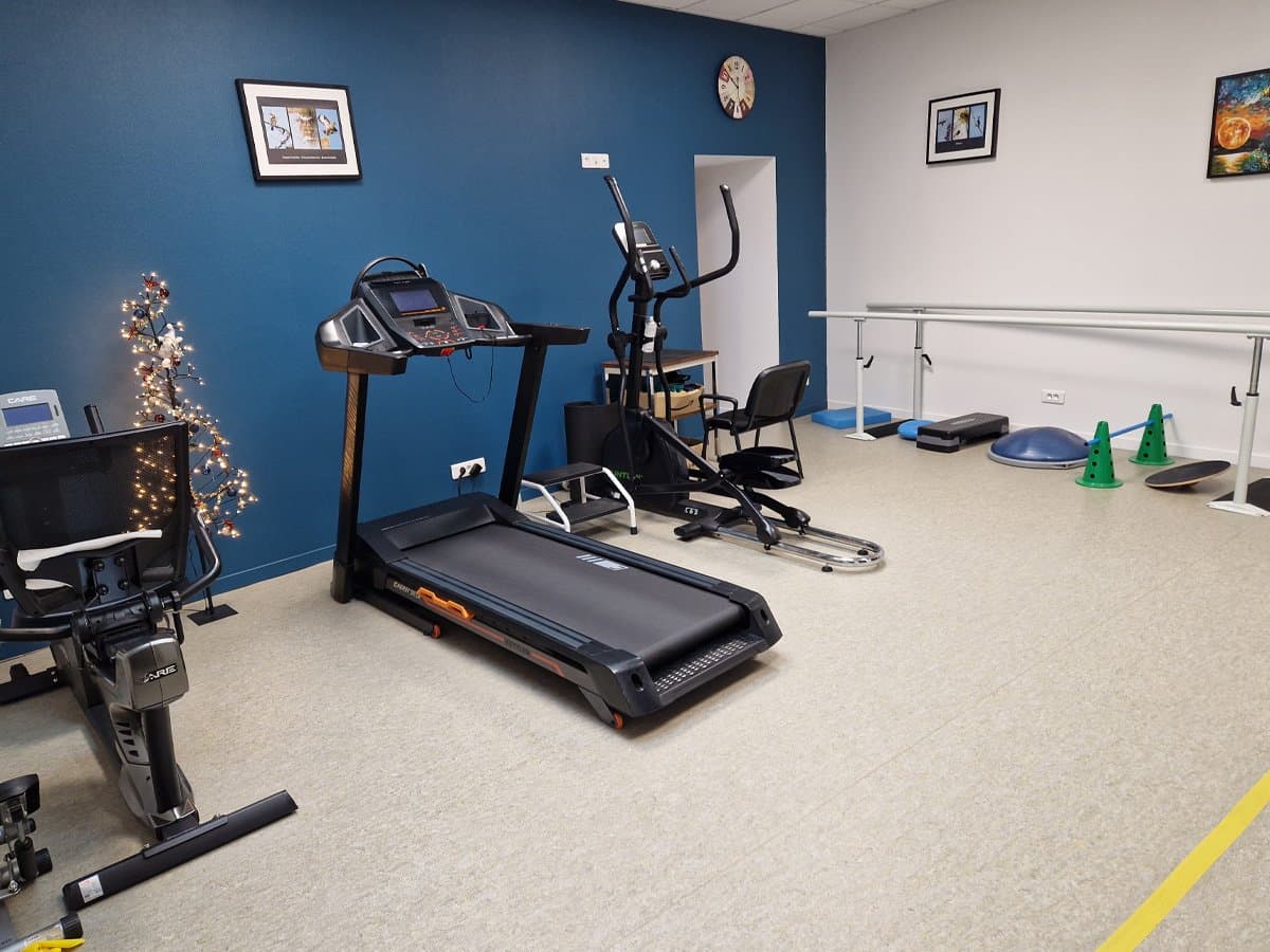 Local en maison de santé - Gensac - 100 m²