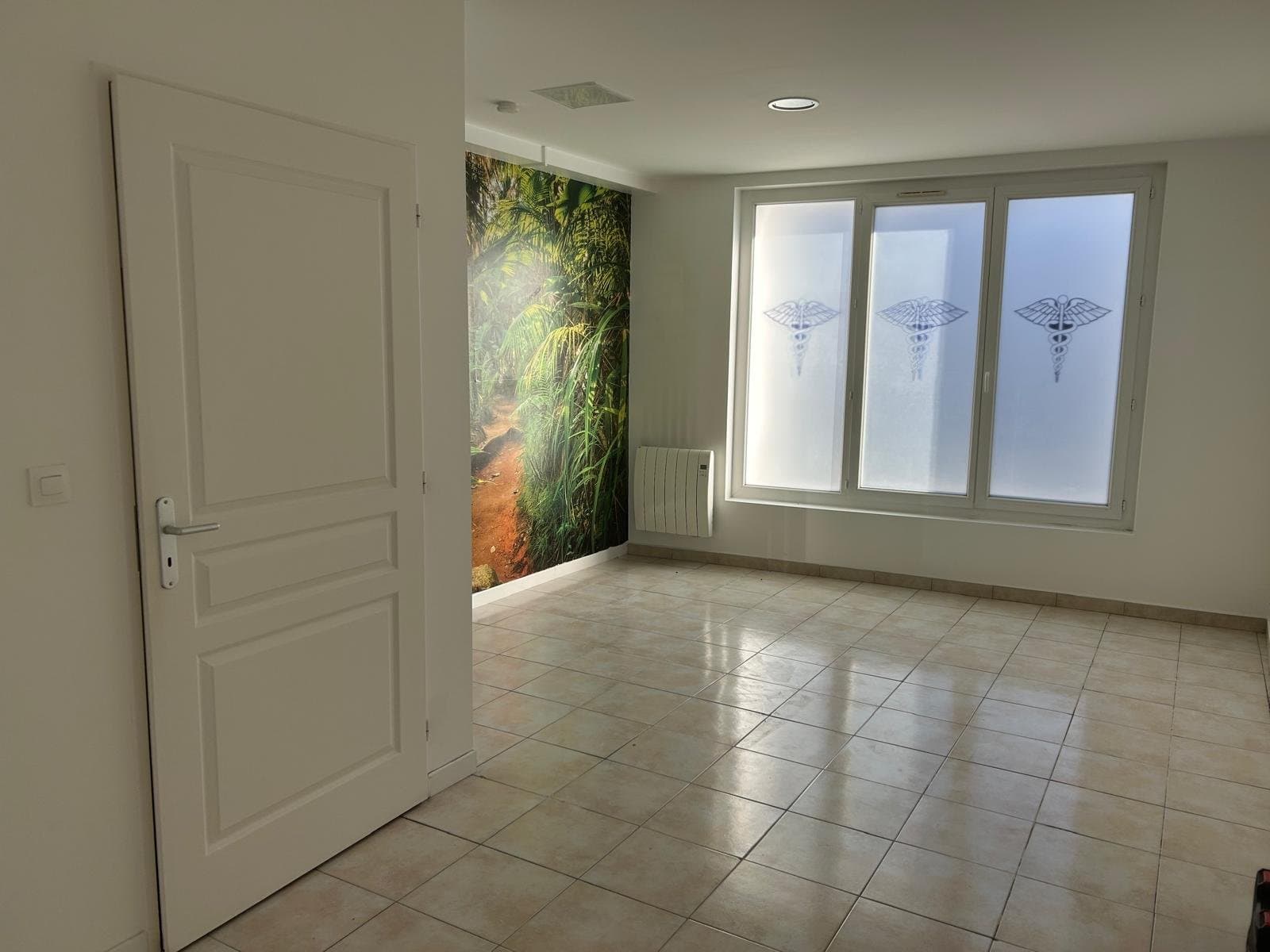 Local en maison de santé - Longperrier - 15 m²