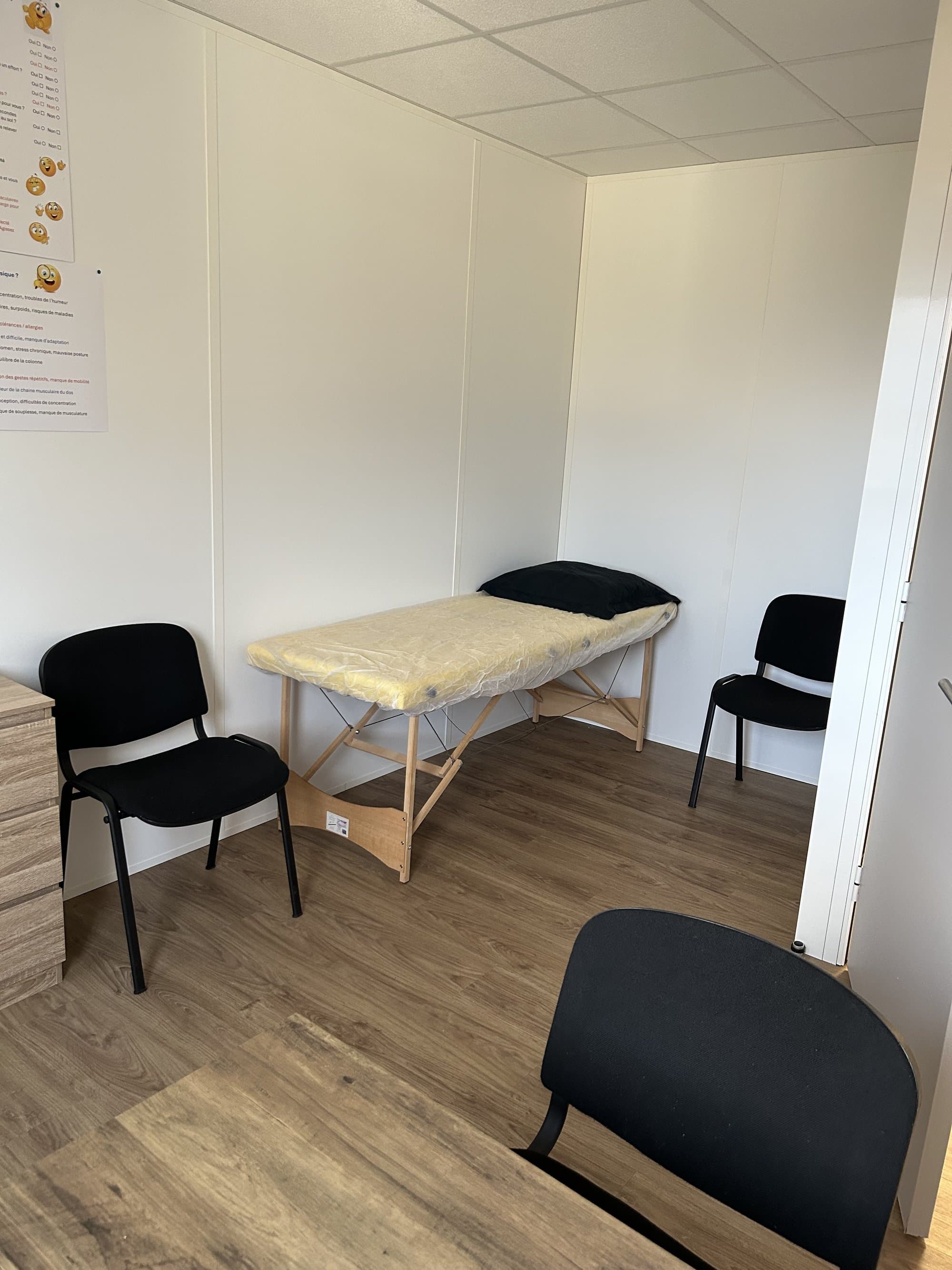 Local en maison de santé - Bron - 17 m²