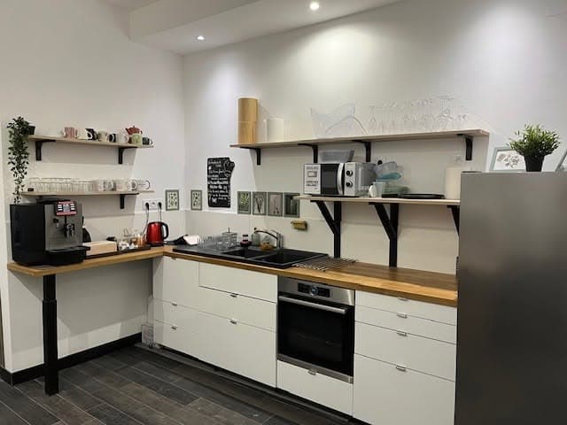 Local en maison de santé - Bordeaux - 10 m²