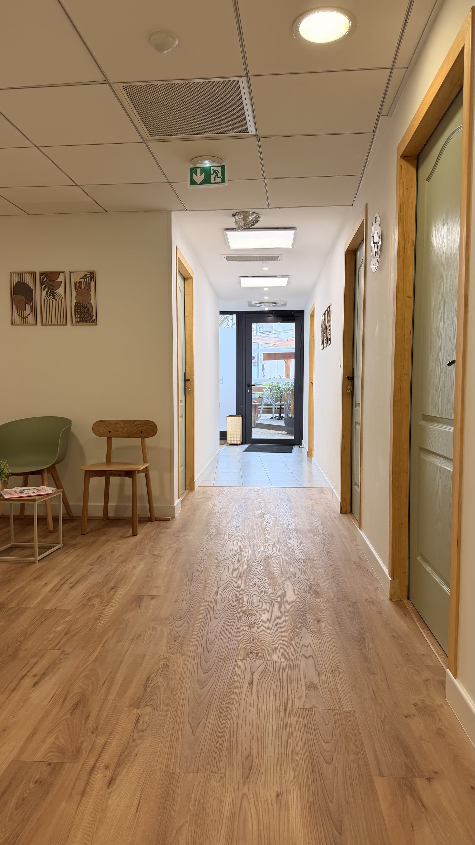 Local en maison de santé - Beaufort-en-Anjou - 11 m²