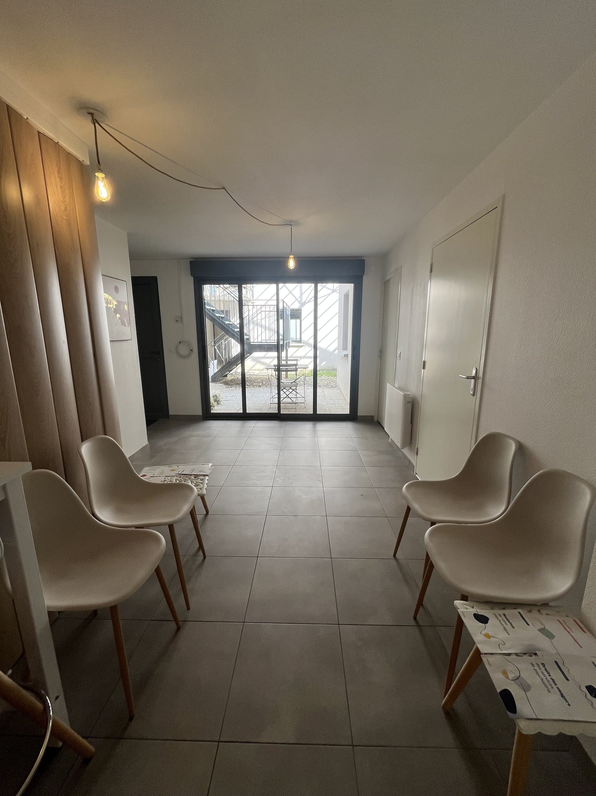 Local en maison de santé - Bordeaux - 18 m²