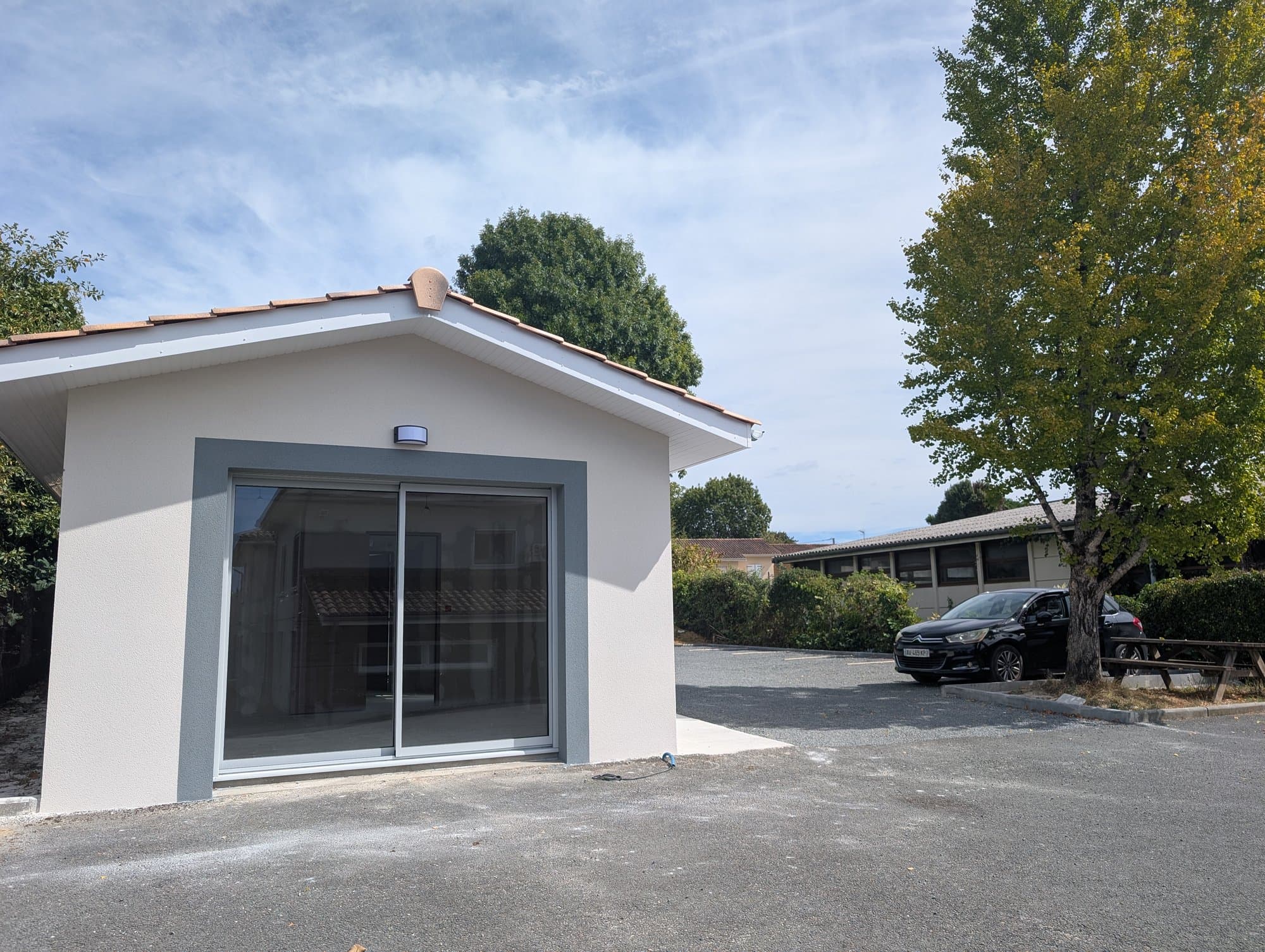 Local en maison de santé - Targon - 15 m²