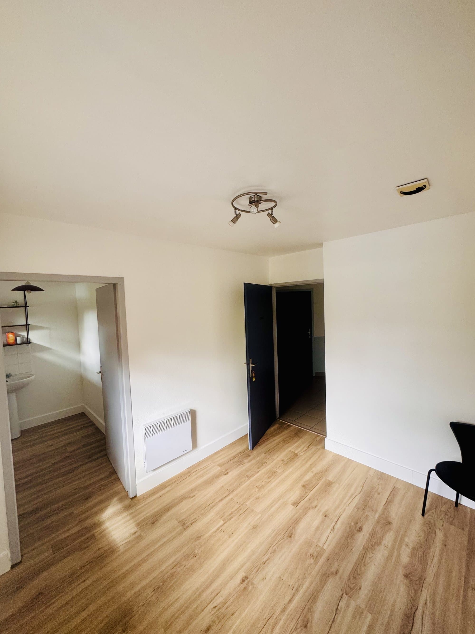 Local en maison de santé - La Brède - 13 m²