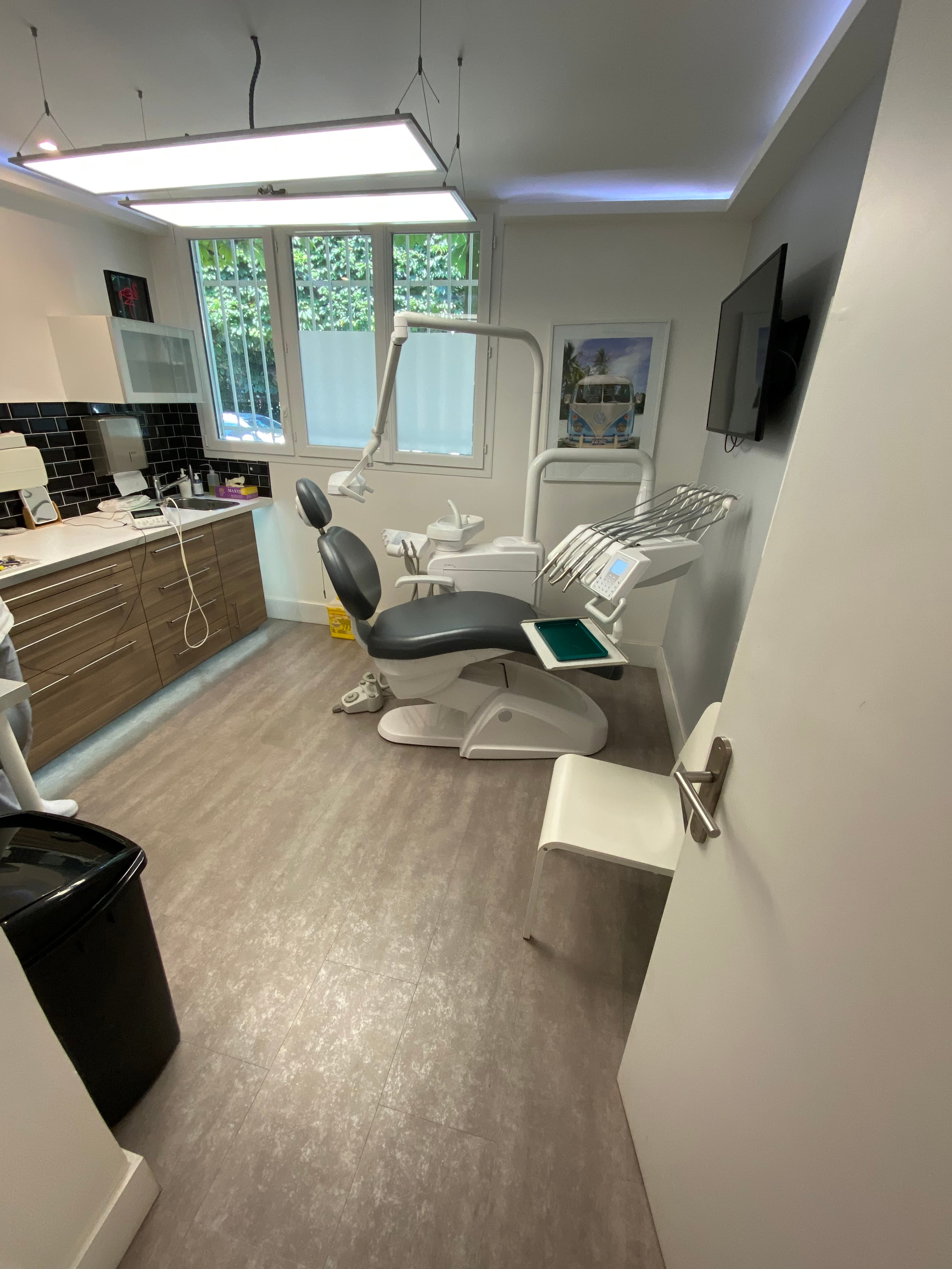 POSTE DENTISTE TRES GROS POTENTIEL H/F