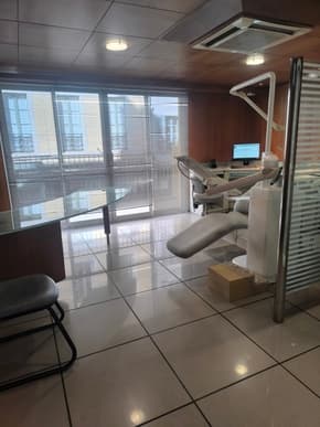 Vends murs orthodontie/omnipratique