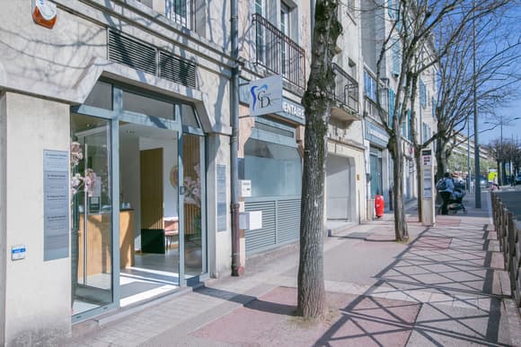 Poste assistante dentaire contrat professionalisation poissy  h/f