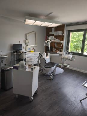 🦷 sydel · sébazac-concourès (12) – 2 fauteuils, murs + fonds · réf. 1201