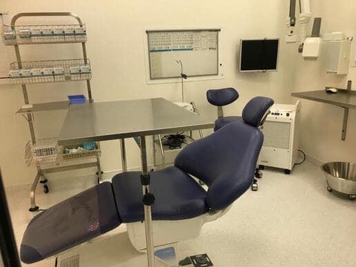 🦷 sydel · la saussaye - rouen (27) – murs + fonds, centre implantologie 8 fauteuils · réf. 2301