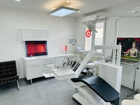 🦷 sydel · ennery (57) – cabinet 3 fauteuils (ortho et implanto), forte patientèle · réf. 5701