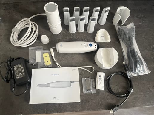 Scanner intra-oral medit i 700