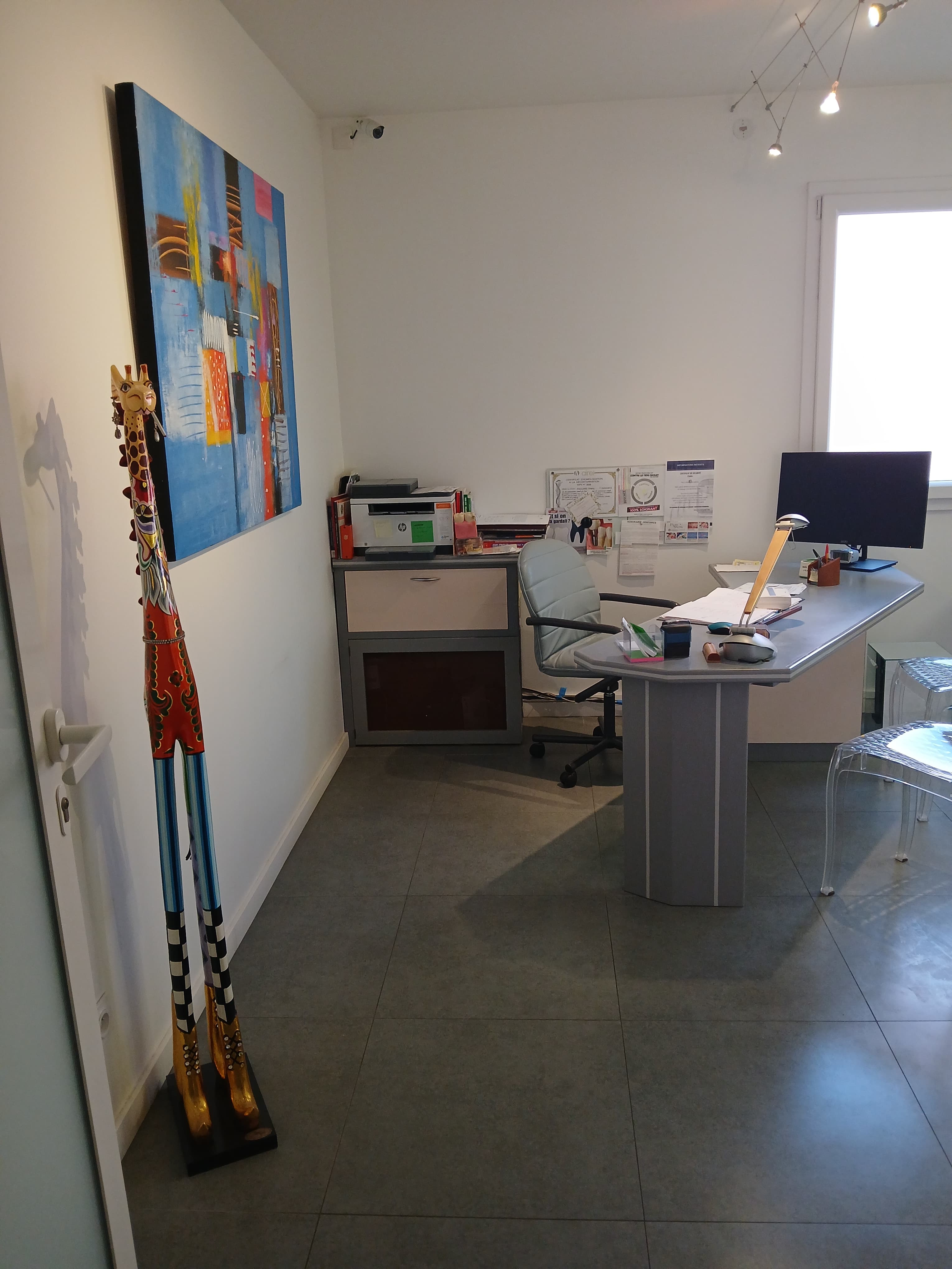 vente cabinet dentaire 83210  SOLLIES-PONT