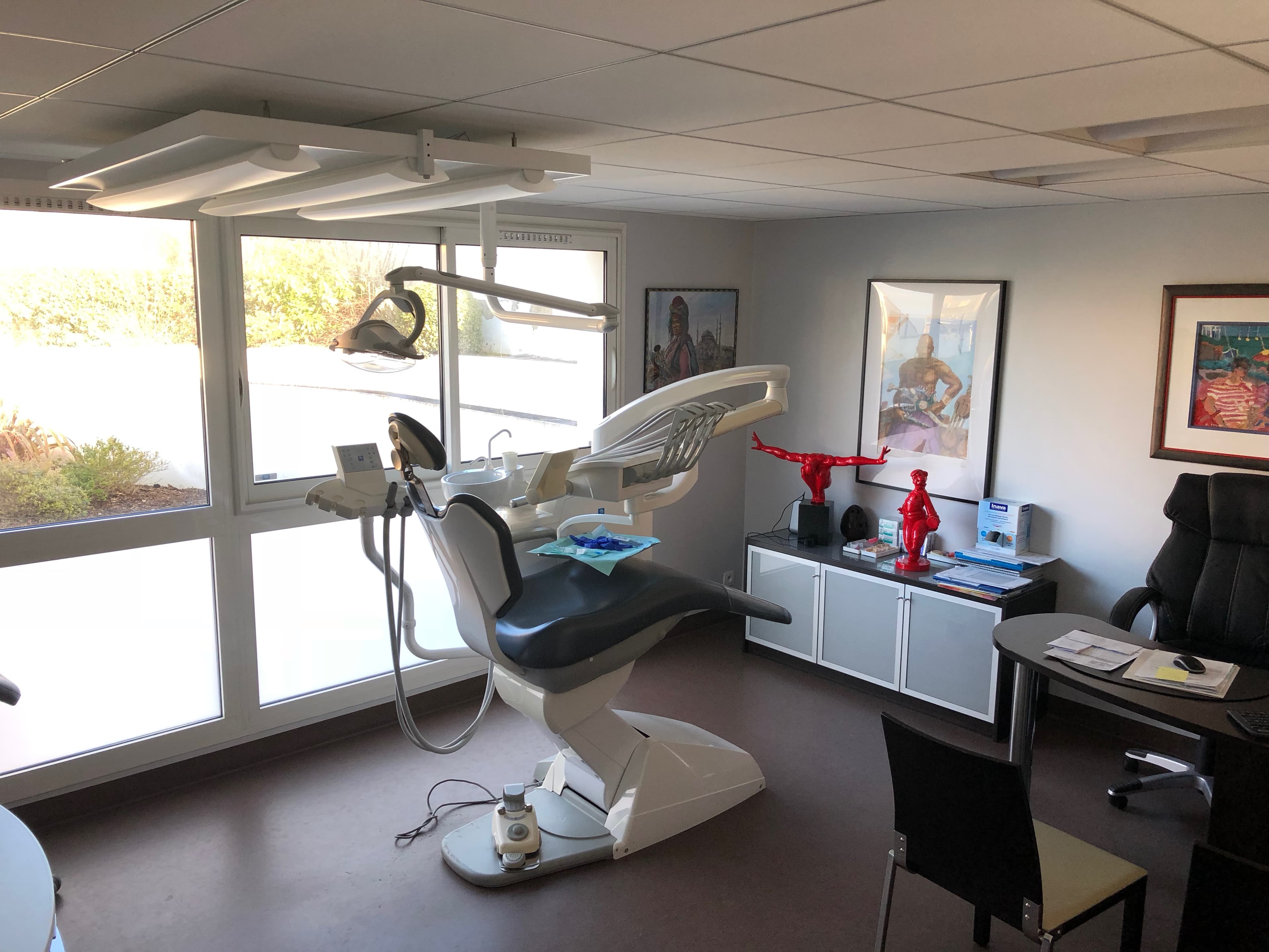 PROPOSE REMPLACEMENTS DANS CABINET 3 PRATICIENS