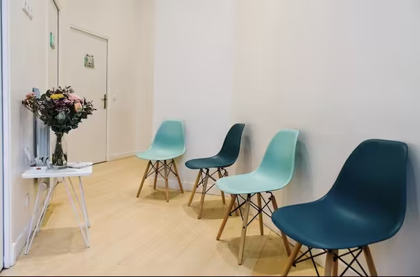 Salle de consultation en plein coeur du marais face au square du temple paris 3e.