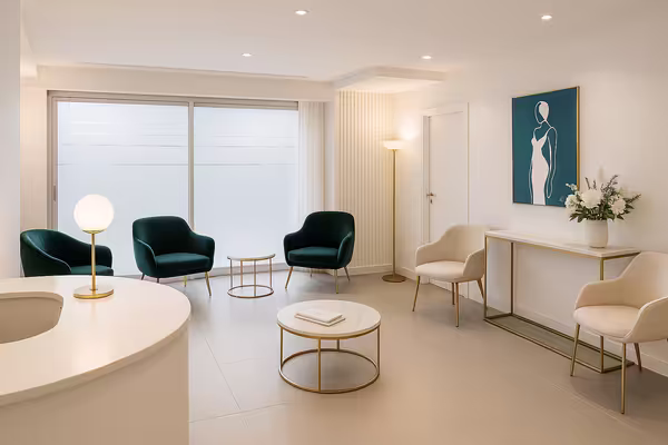 Cabinet médical / Paramédical 4 à 5 cabinets / 111m2 / 395K€ fai