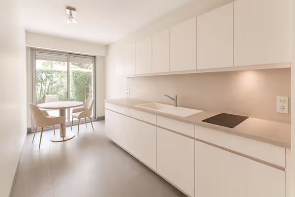 Cabinet médical / Paramédical 4 à 5 cabinets / 111m2 / 395K€ fai